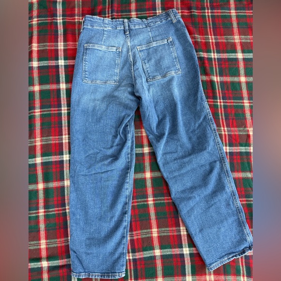 Old Navy Relaxed Fit Light Blue Jeans - Picture 2 of 3